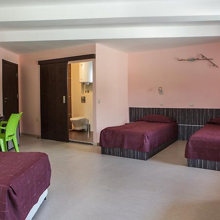 Family Hotel Kipra Экстерьер фото