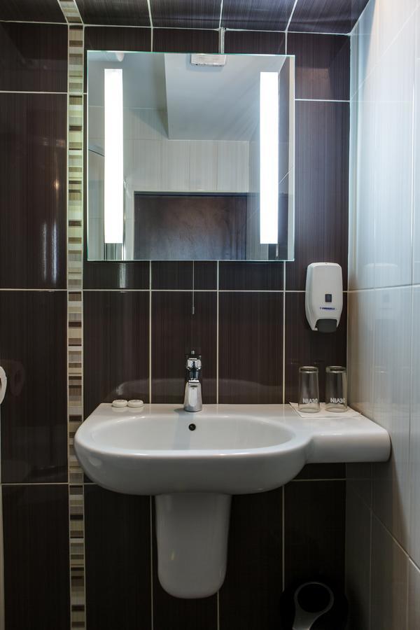 Family Hotel Kipra Экстерьер фото